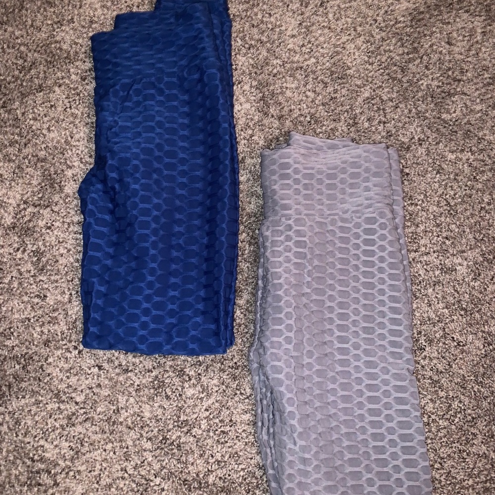 2 pairs of booty lifting legging
